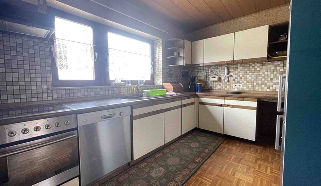 (DUG101) Large workers apartment/transitional apartment