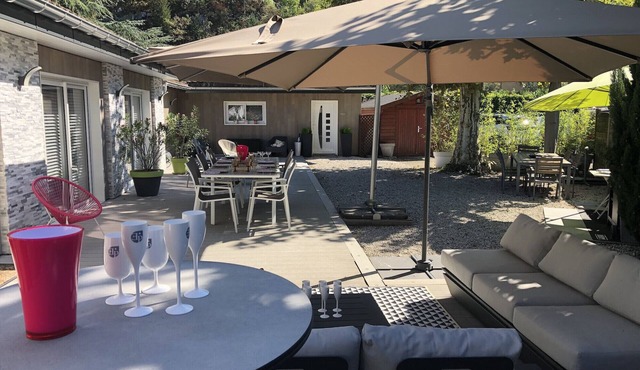 DUINGT centre, Maison 140M2, plage privée, 6Pers.