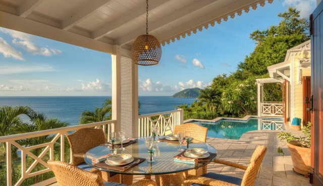 DUN REACH - a sophisticated & calming tropical retreat