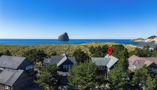 Dune Grass-Steps to beach, dog OK, comfortable home, gas fireplace