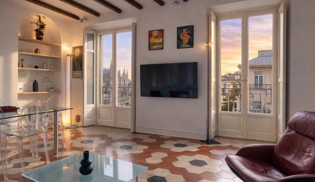 Duomo Charming Maison with Private Terrace - A Unique Milanese Experience
