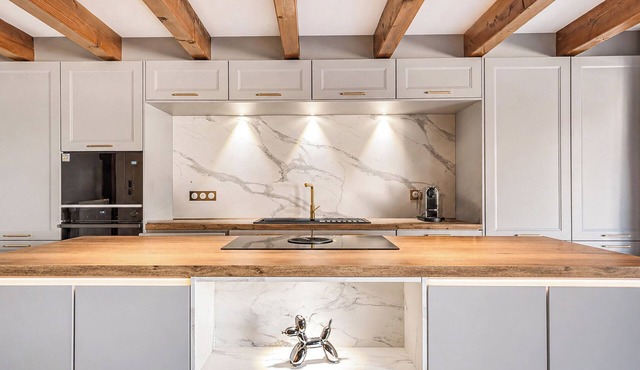 Duplex 90m² | Alsatian courtyard & parking | Route des Vins