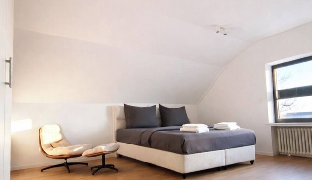 Duplex apartment in urban villa with parking & gym 3SZ