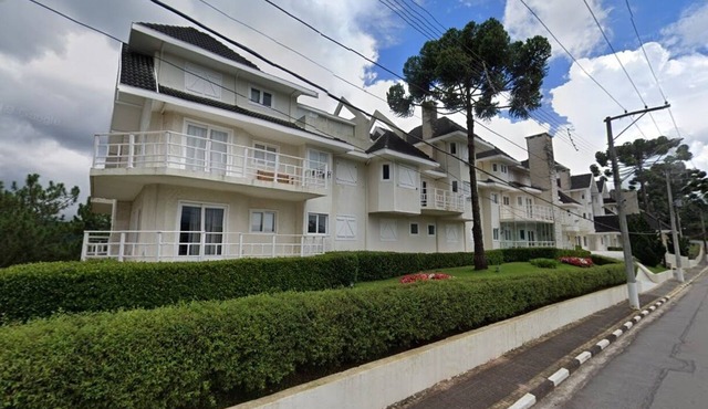 Duplex apartment with a wonderful orchid garden.