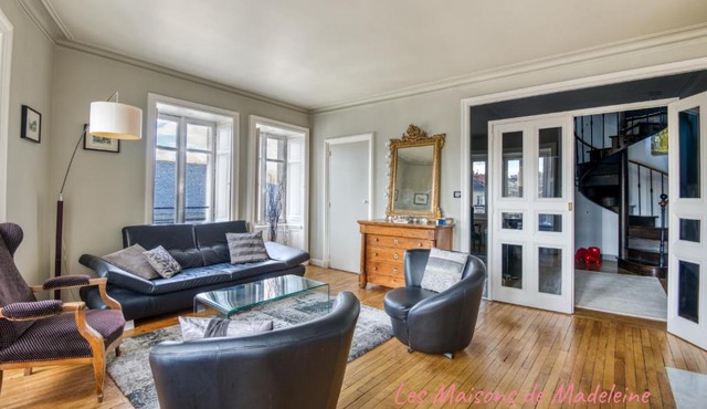 Duplex de 115m2 dans un bâtiment chic historique - Le Belvédère St Nicolas