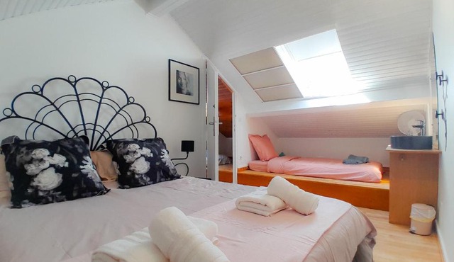 Duplex de Charme avec Bureau - Face Gare RER A