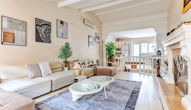 Duplex Flat w Fireplace 7 min to City's Nisantasi
