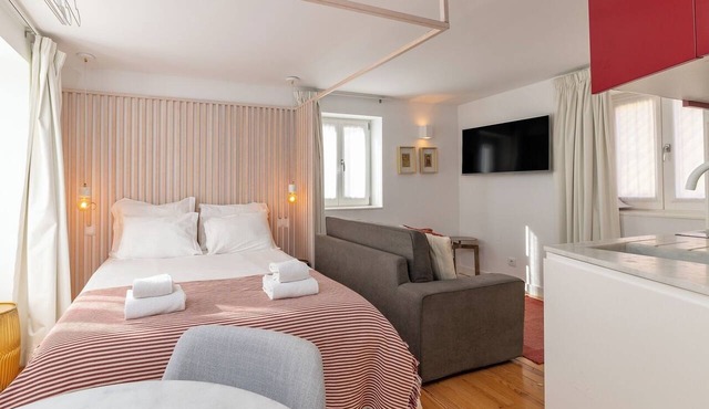 Duplex Studio Downtown Lisbon 2 BR Walkable