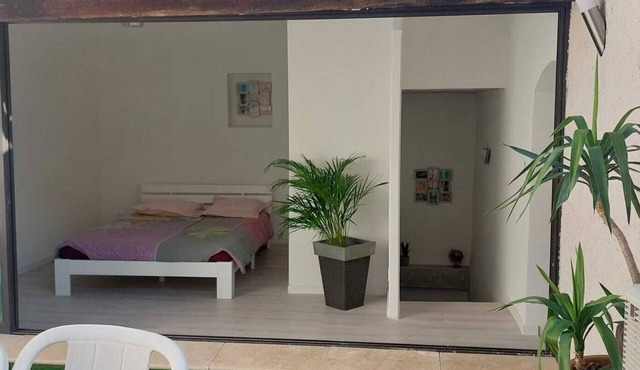 Duplex T4 de 80m2 au Cœur de la Ville Médiévale Avec Tropézienne de 20m2