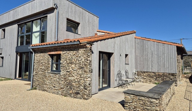 Durandière hillside cottage