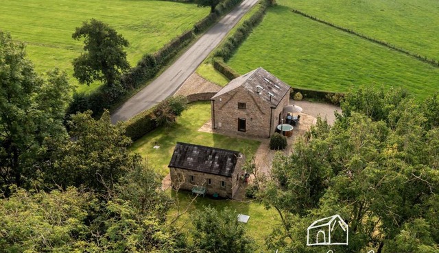 Dusty Clough Barn