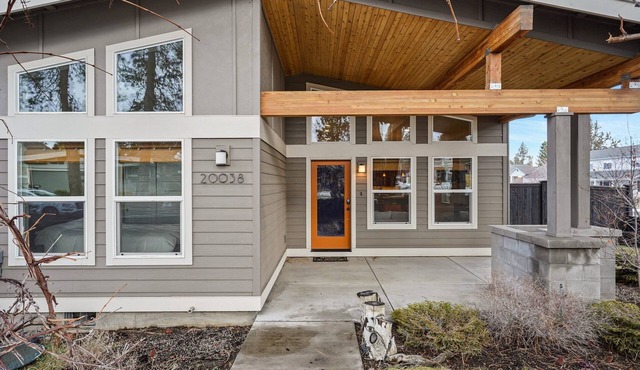 Dwell - Modern & Peaceful, Walk to Old Mill, New and Lovely, AC