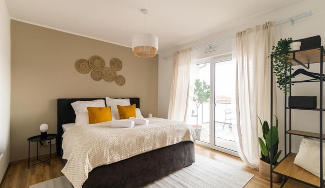 DWELLSTAY - Modernes Apartment I 55qm I 2 Zimmer I Küche I Bad I Terrasse I TV I WLAN