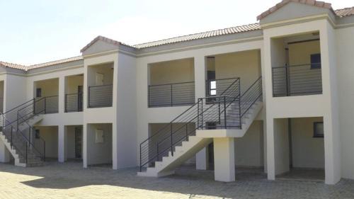 DZUVHA VILLAGE INN