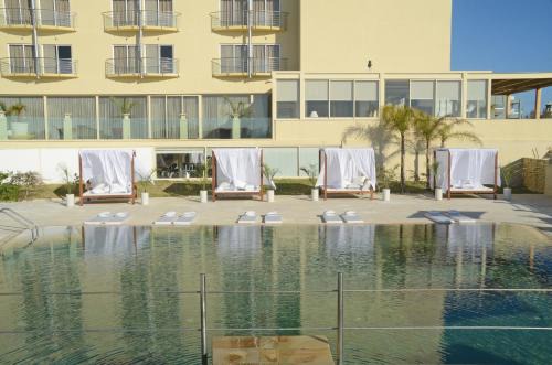 E-Hotel Larnaca Resort & Spa
