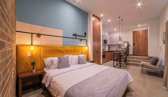 E202 - Comfy studio, A/C, hot water, Fast WiFi