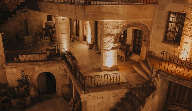 Eagle Cave Inn