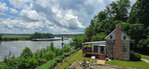 Eagle's Bluff Cabin