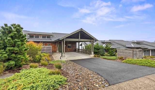 Eagle's View - Luxury townhome. Amazing views.