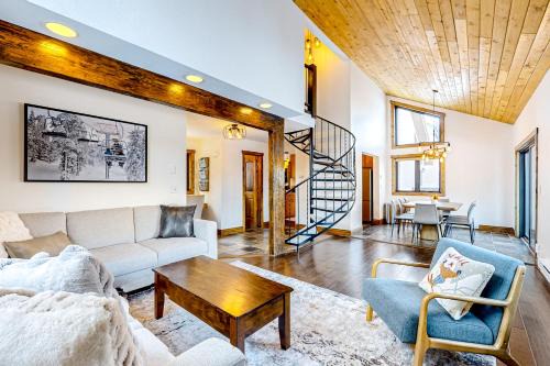 Eagle Vail Mountain Retreat