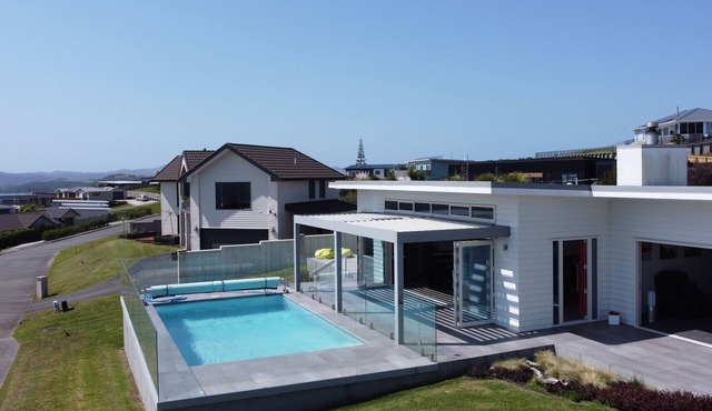 EAGLE VIEW - SUMMER IN STYLE
