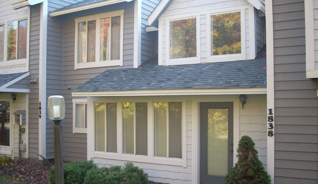 Eagles Ridge Terrace- MountainTop, 3 Br, Beautiful TH- Golf/Ski-WIFI,Cable