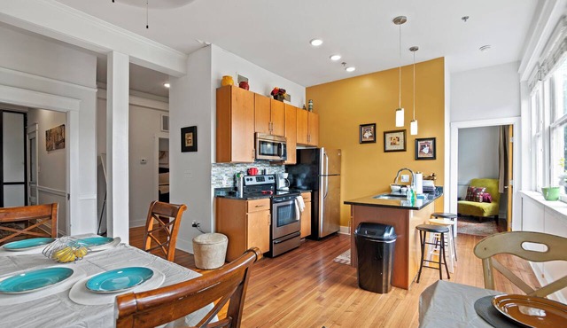 East Clay Street Lofts Apt 4 - Convention Center
