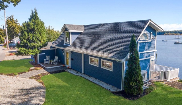 East Greenwich Waterfront Gem