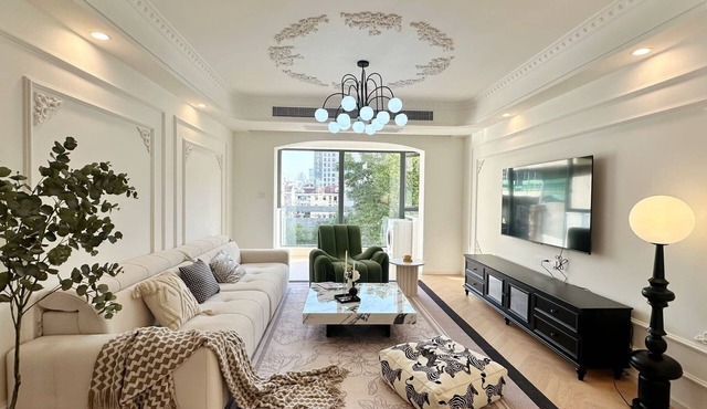 Eastern Hub - Chic 3-bedroom Apartment with free WiFi, AC in Xintiandi Area