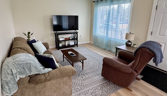 Easy access! Superb location!