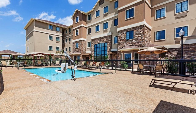 Easy Access to Convention Center | Outdoor Pool + Free Breakfast