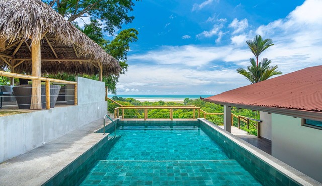Easy access with unparalleled views in Ojochal. Minutes to restaurants and beaches