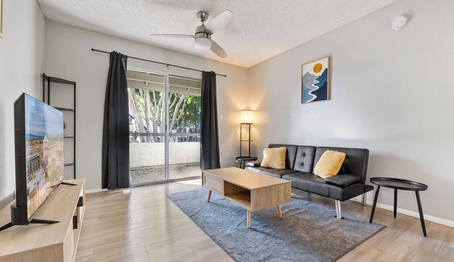 Easy stay in downtown Gilbert Gym/Pool/HT/Laundry