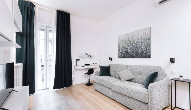 Easylife - Studio with terrace in Porta Venezia