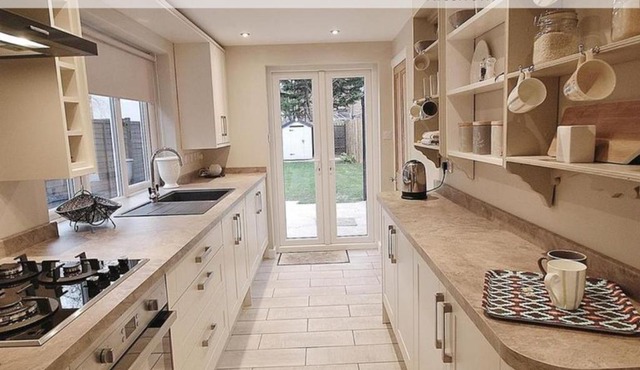EasyRest Spalding - 6 Beds & Free Parking - Central & Quiet Location - Entire Spacious House