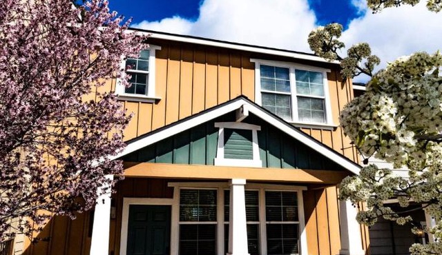 Eat-Sleep-Stroll-Repeat! Walkable Midtown 2BR Home