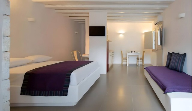 Echinousa Kimolos katoikia no2 Apartment with Mountain View, Wi-Fi, and Air Conditioning