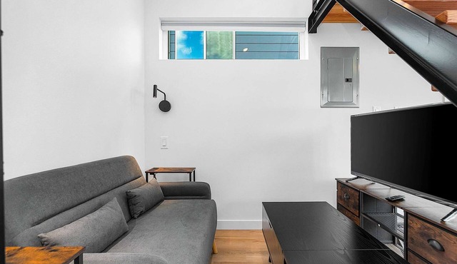 Echo Loft: A Modern Escape
