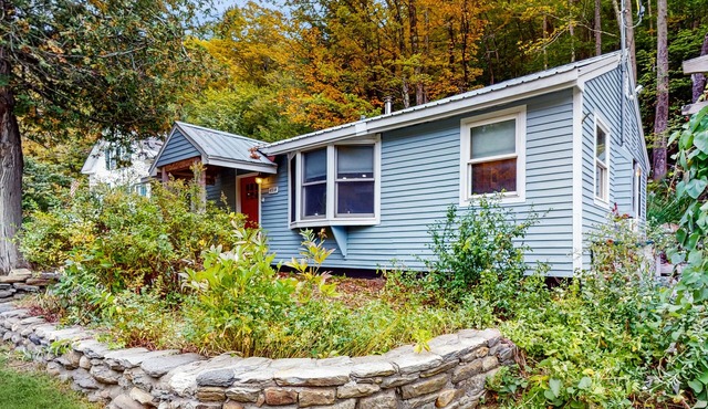 Eclectic Rustic Retreat; near river, Mt Snow, Stratton & Nat'l Forest