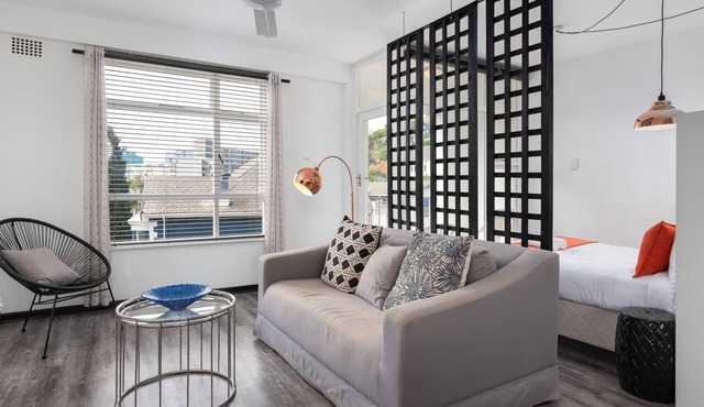 Eclectic Studio - Walk to Green Point's Best Cafes