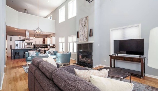 Eclectic, Stylish, and Cozy Milwaukee Unit!