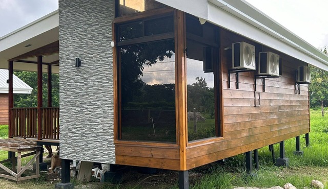 Eco Casa Mango#10 Charming 2-bedroom cabin with AC, WiFi in enjoyable Lepanto