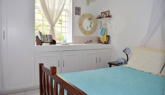 Eco-friendly room in the Hummingbird apartment