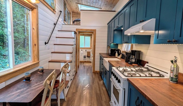 Ecofriendly Tiny Home with views in Beautiful Columbia River Gorge