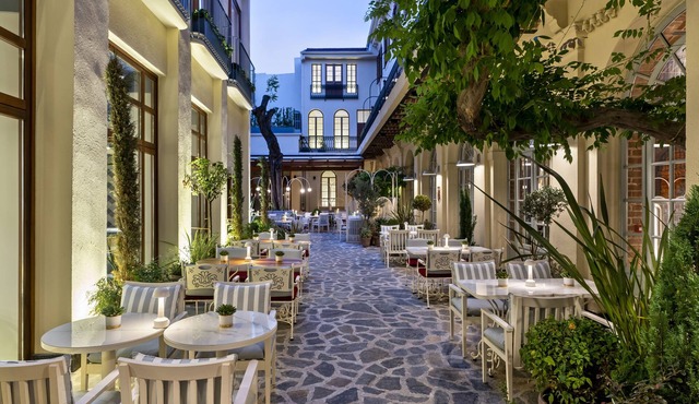 Ecole St Pierre Hotel
