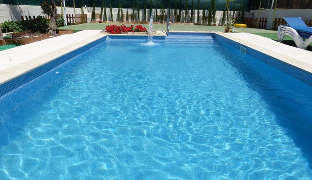 Ecological villa in Palma: swimming pool, orchard, sports court.