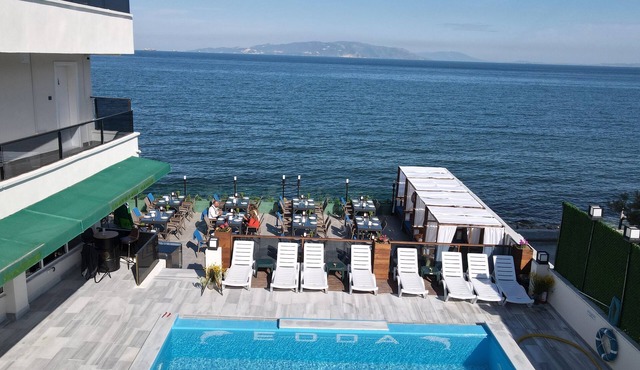 Edda Otel Suit