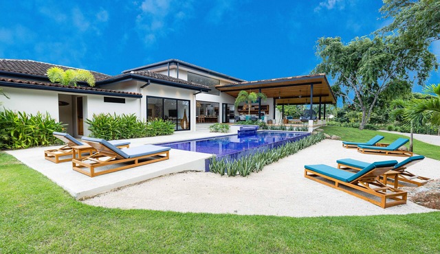Eden Roc Villa Luxury 5BR in Hacienda Pinilla