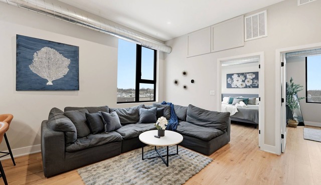 Edgewater Apt with Free Parking, Gym, City Living