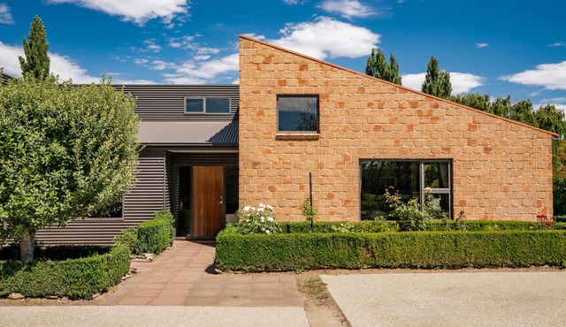 Edgewater Escape - Cromwell Holiday Home